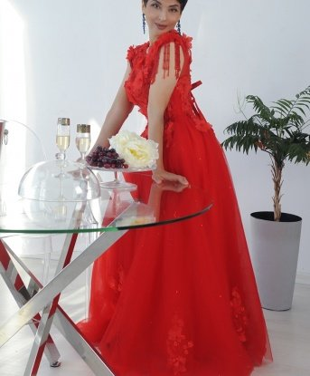 Изысканная кокетка с шикарной фигурой и чувственными губами ждет тебя для ярких встреч. Готова подарить тебе незабываемые моменты наслаждения и релаксации. Ублажу тебя до экстаза! 2744, 47 лет