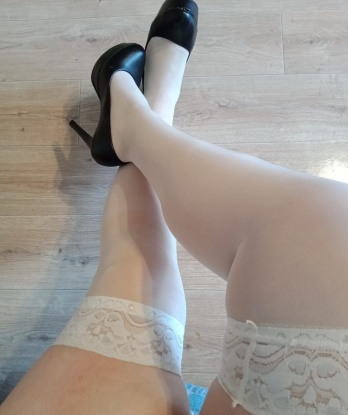 Живу в Москве, и мое главное желание - сделать твои фантазии реальностью. Знакомься с моими услугами: страстный эротический массаж, игры в ролевые костюмы и фетиш, эксперименты с секс-игрушками и многое другое. Вместе мы окунемся в мир наслаждений и подарим друг другу самые незабываемые моменты. Мои клиенты говорят о моей высокой профессиональности и умении развлечь. Жду твоего сообщения, чтобы обсудить детали нашей встречи. Дополнительные фото доступны по запросу. 😘 4828, 43 года