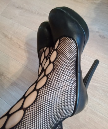 Живу в Москве, и мое главное желание - сделать твои фантазии реальностью. Знакомься с моими услугами: страстный эротический массаж, игры в ролевые костюмы и фетиш, эксперименты с секс-игрушками и многое другое. Вместе мы окунемся в мир наслаждений и подарим друг другу самые незабываемые моменты. Мои клиенты говорят о моей высокой профессиональности и умении развлечь. Жду твоего сообщения, чтобы обсудить детали нашей встречи. Дополнительные фото доступны по запросу. 😘 4828, 43 года